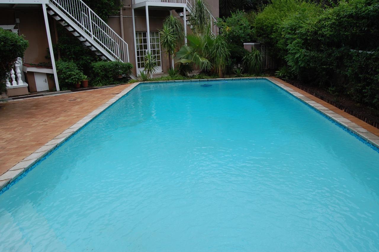 Falcon Crest Suites Gaborone Exterior foto