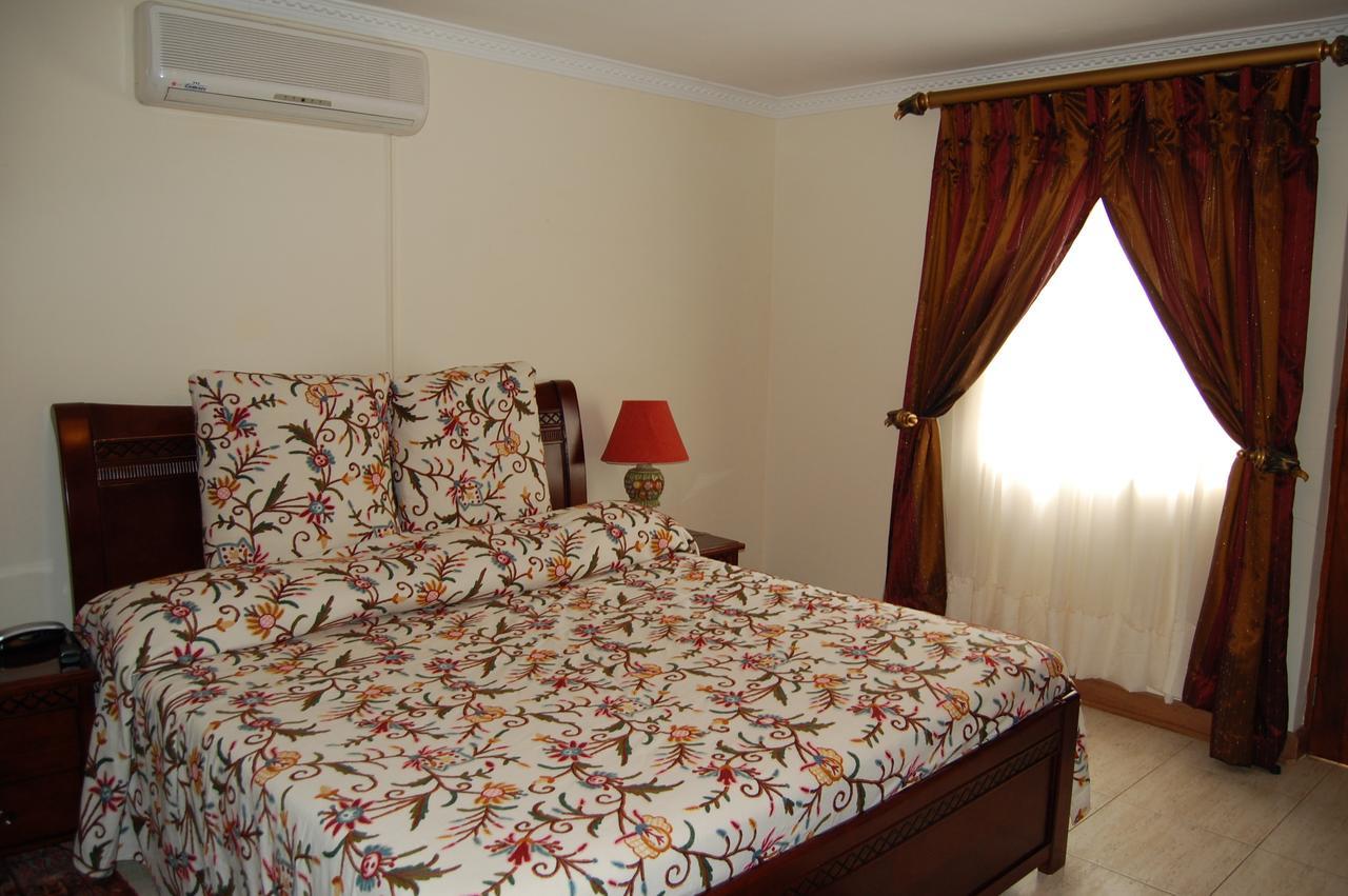 Falcon Crest Suites Gaborone Exterior foto