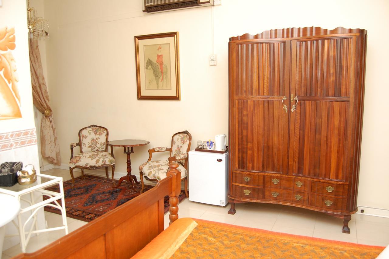 Falcon Crest Suites Gaborone Exterior foto