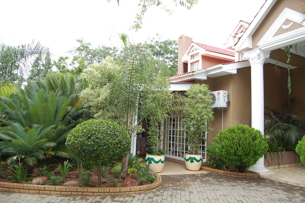 Falcon Crest Suites Gaborone Exterior foto